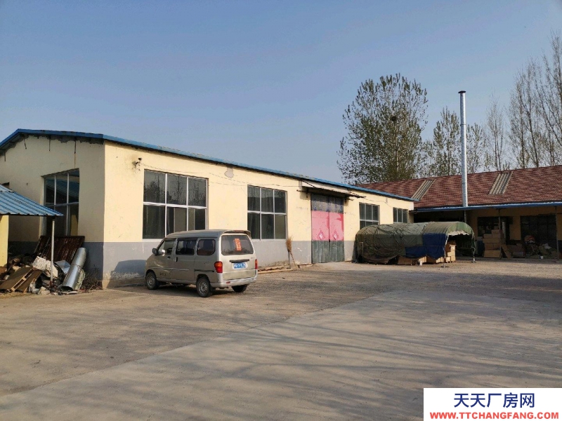 臨沂沂南靠近大路，進出方便，水電齊全，門口寬敞，可以直接開進去大車。