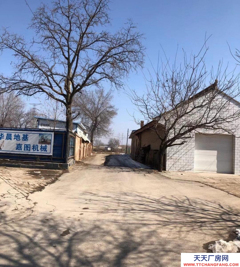 (出租) 慶陽西峰位于鳳凰大境向南200米，靠近東環路，道路硬化，交通便利。