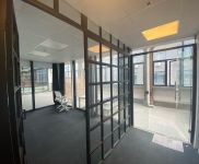 (出租) 普陀(非中介)藝術創(chuàng)意園,300平直播辦公室,帶閣樓,大陽臺