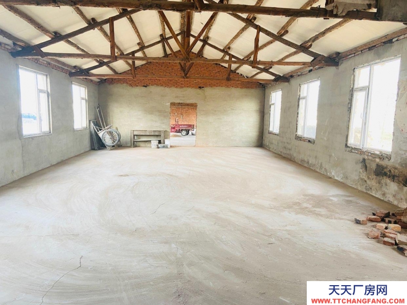 (出租)大連普蘭店 花兒山臨街350平庫房。