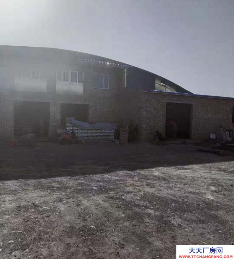 (出租) 長子縣醫(yī)院對面，磚混結(jié)構(gòu)，彩鋼瓦頂，水電齊全，院內(nèi)有三項(xiàng)電。