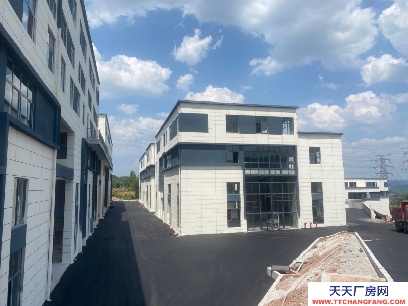 1366m2高標準工業廠房。低價現房。價格可面議。