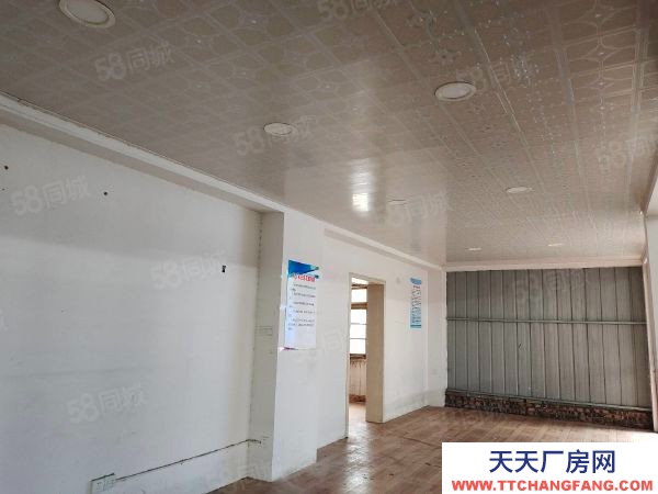 邵陽市雙清區 可進17.5米大掛車，門口有大空坪，320國道上大型倉庫出租