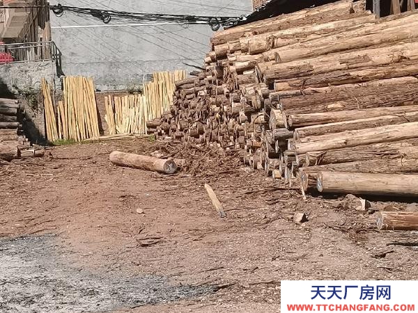 邵陽市邵東縣 有5間門面地皮，在320國道旁邊，建筑用地，性產(chǎn)權，