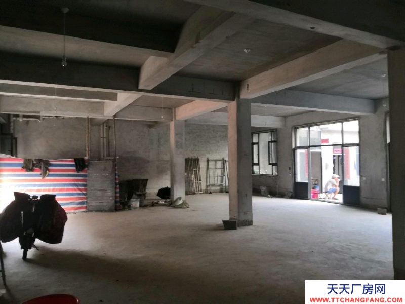 (出租) 15米×12米大通房，交通便利，位置優越。