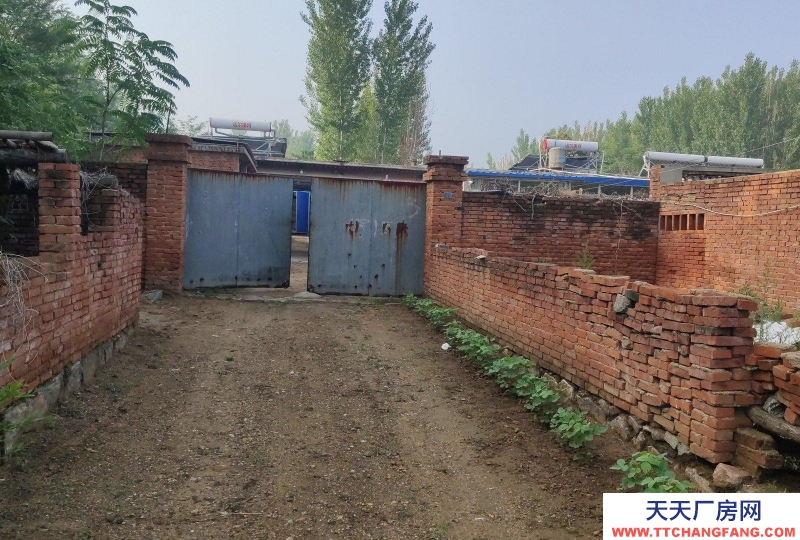 秦皇島 盧龍縣 個人三間正房，鎮(zhèn)中東500米，可用于陪讀，寬敞明亮，超寬大門