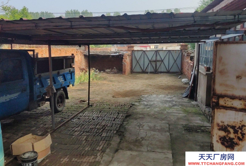 秦皇島 盧龍縣 個人三間正房，鎮(zhèn)中東500米，可用于陪讀，寬敞明亮，超寬大門