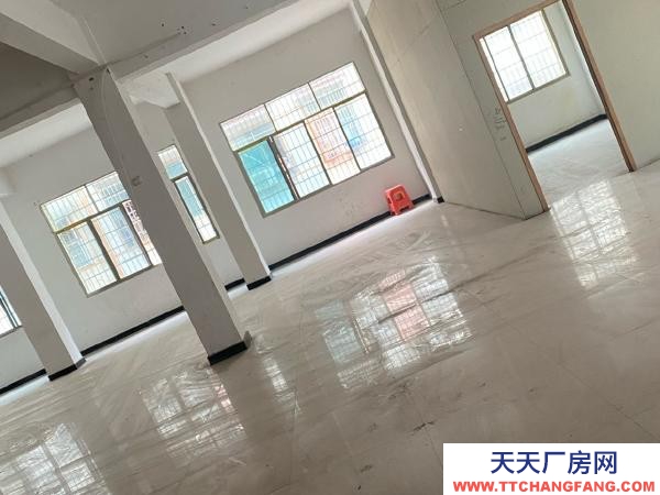 邵陽(yáng)市武岡區(qū)，全框架結(jié)構(gòu)。四面采光！