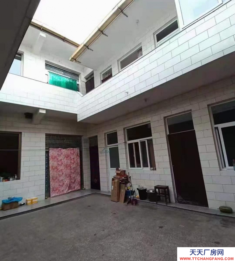 (出租) 唐莊村一級路旁有廠房出租，可以搞餐飲農家樂，可以做辦公地方