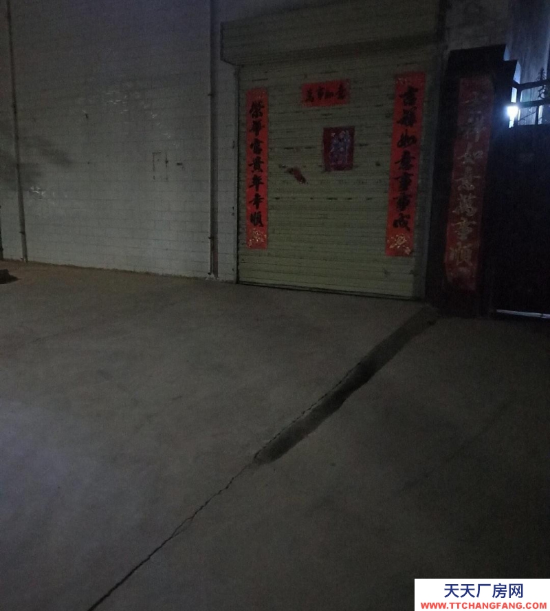 (出租) 張掖臨澤城西有臨街庫房一間出租，100平米，磚混結(jié)構(gòu)