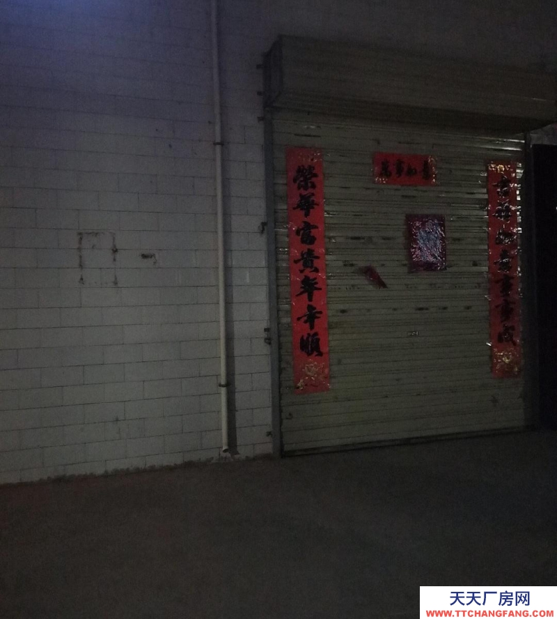 (出租) 張掖臨澤城西有臨街庫房一間出租,100平米,磚混結(jié)構(gòu)