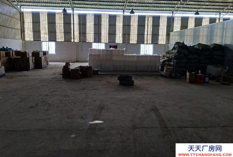 (出租)玉林 北流至塘岸方向，一路吉祥駕校斜對面，鋼材結(jié)構(gòu)廠房出租。