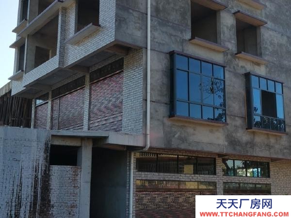 邵陽市邵陽縣房孑共四層，一二層框架結構。