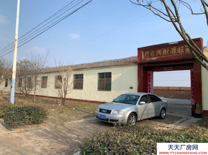 德州武城門前240國(guó)道，房屋,空地，水電網(wǎng)一應(yīng)俱全。