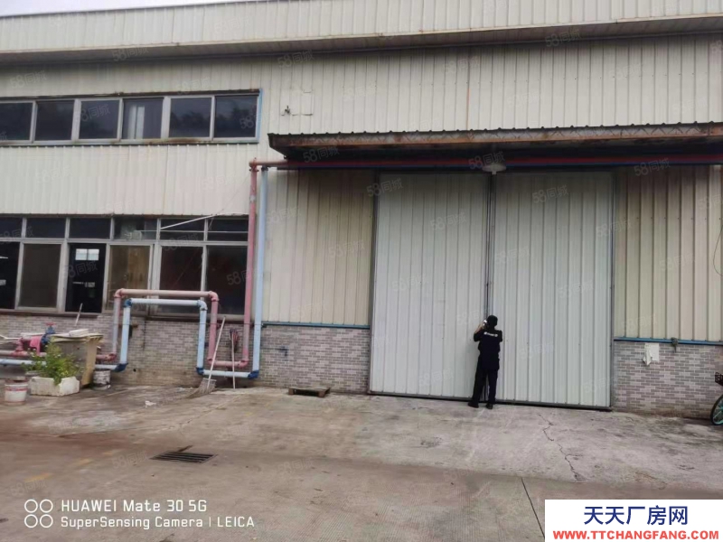 (出租) 廣東佛山容桂倉庫出租停車進車沒問題，高度有9米，大路邊上直對房東