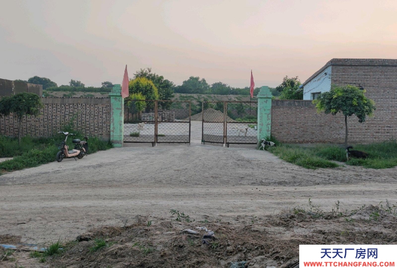 (出租) 整租場(chǎng)地，超大空地，配套7間房