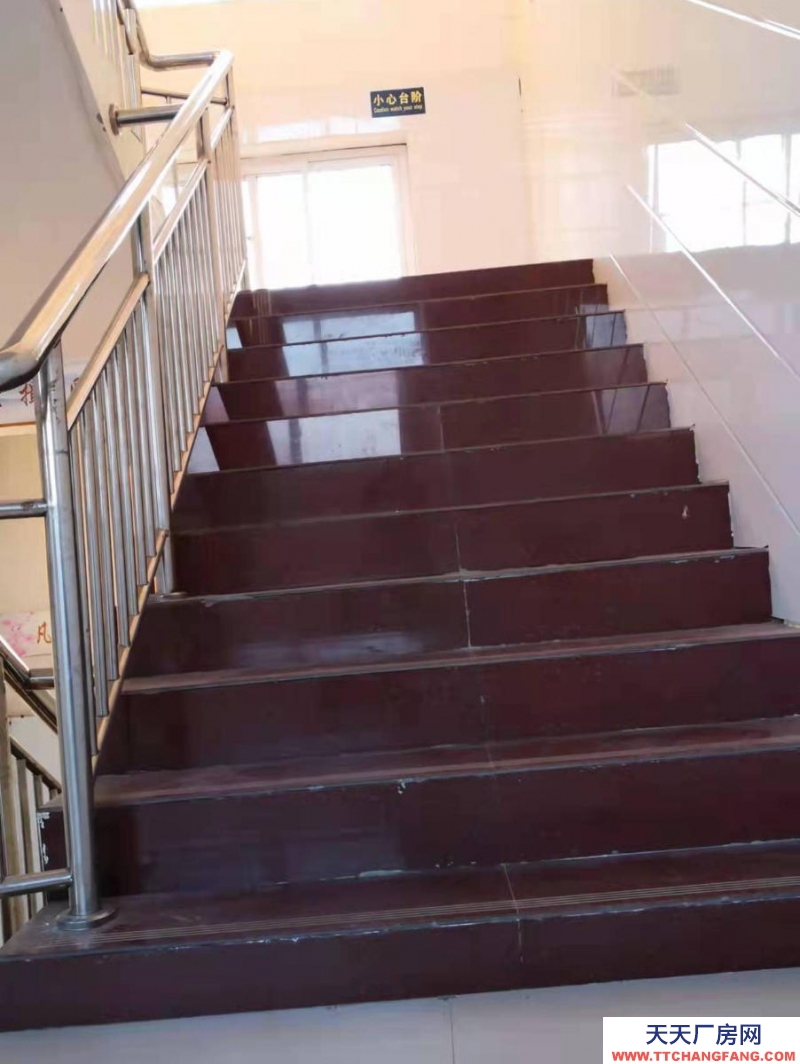 邯鄲 邱縣 老板移民，低價出售廠房、三層辦公樓