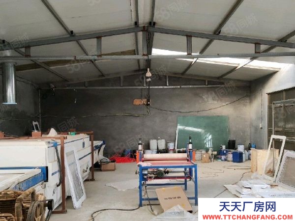 日照東港出租大院廠房也可當倉庫有8間正房可辦公有動力電水電全