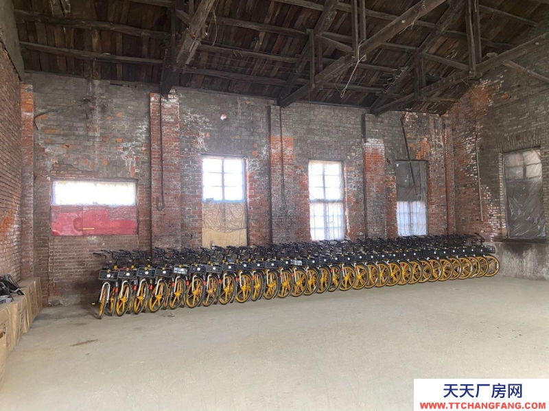 (出租) 丹東振安區庫房4.5門高，有動力電，監控，車停大門口，離鬧門區近。