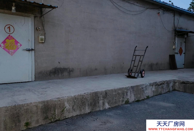 (出租)遼陽宏偉 保鮮冷庫7個庫,每個庫120平方米,適宜儲存各種水果。