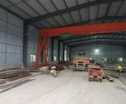 (出租) 大路旁邊可停靠大貨車。