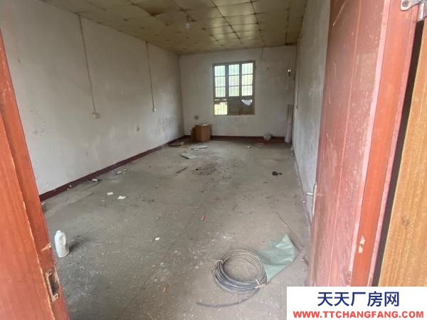 岳陽市湘陰區 知源學校旁邊，芙蓉北路旁，交通便利