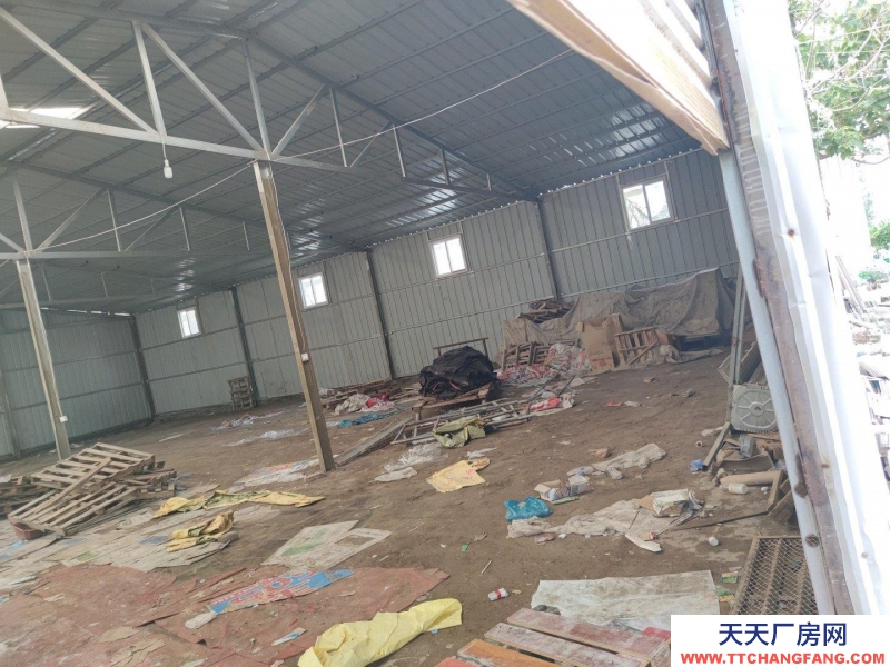 菏澤鄄城交通便利，位置優(yōu)越，可以過大車，環(huán)境安全，臨近縣城中心！