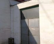 (出租) 租金便宜 彩鋼房 水泥地面 鋁合金門窗 臨近公路