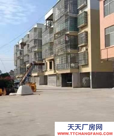 岳陽市君山區(qū) 是兩個(gè)門面！可做倉庫人可做生意