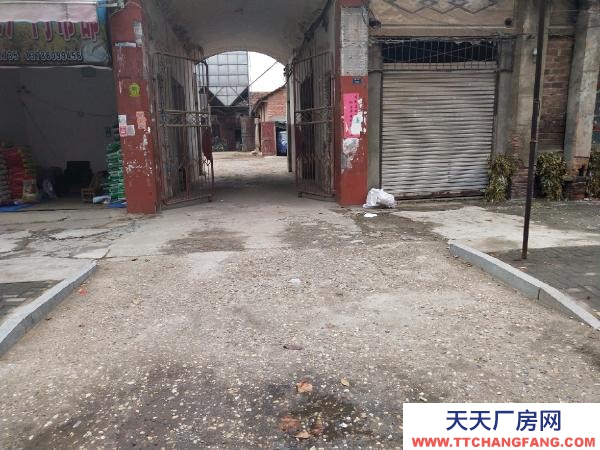 岳陽市君山區(qū) 臨街門面房加大院廠房,交通便利,水電證件齊全