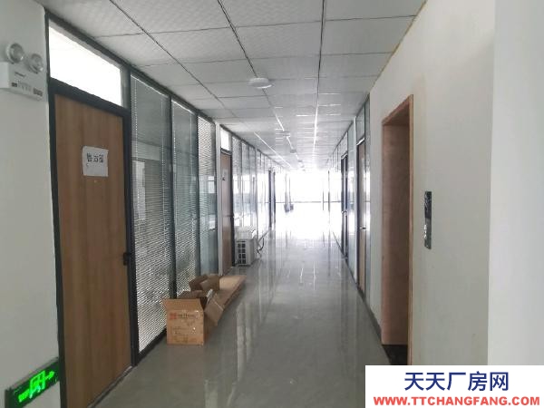 岳陽市汨羅區 出租T房3456平方，2臺行車，寬敞明亮，107囯道旁