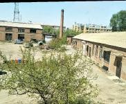 (出租) 興達(dá)鋁制品廠(chǎng)院內(nèi)，有庫(kù)房出租，庫(kù)房高大寬敞，位置幽靜安全。