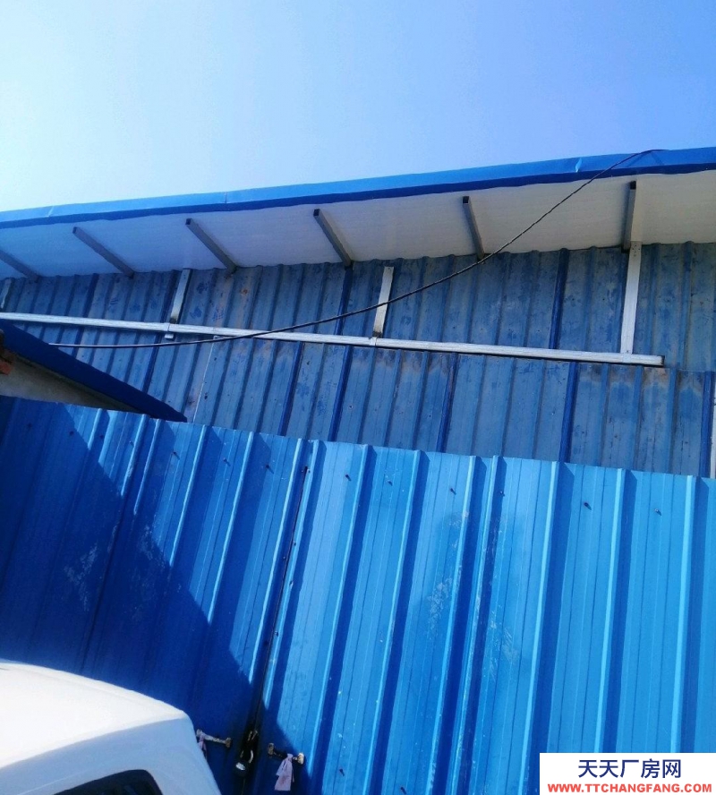 萊蕪萊城廠房位于泰鋼南門以南，西海公園以北，新甫南路