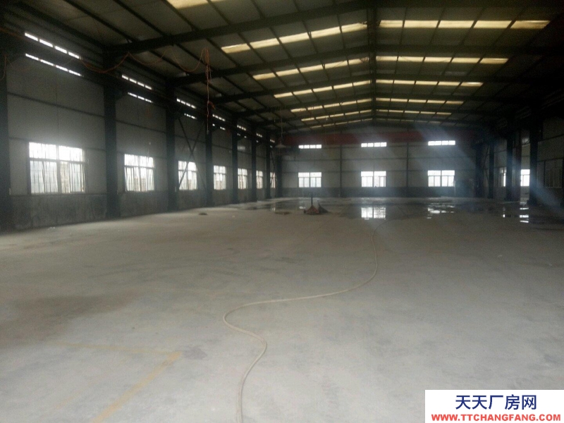 萊蕪干凈整潔，場地開拓，門衛(wèi)24小時值班。