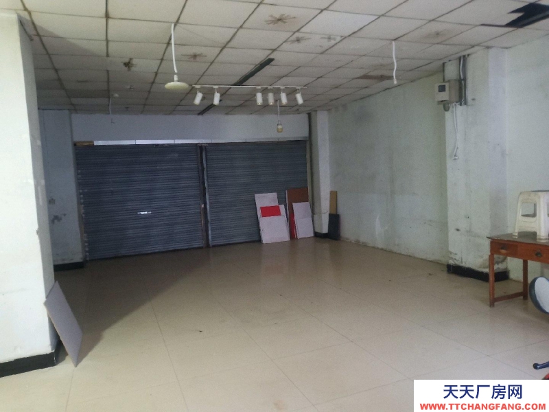 西寧城東交通便利，可進(jìn)大車，停車方便