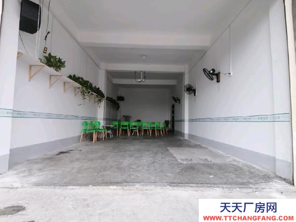 郴州市蘇仙區 門面兩孔半，可整租，也可分開租，中間有格板