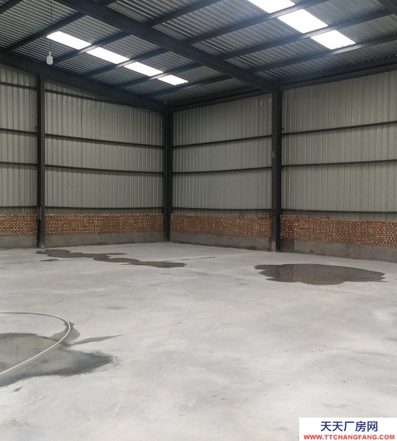 (出租) 地面已硬化，辦公室也有，可做大型備貨倉儲，離高速囗近。