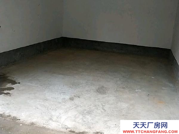 (出租) 龍潭西路龍潭小學附近有水有電可做鋪面或倉庫車庫。押一付六。