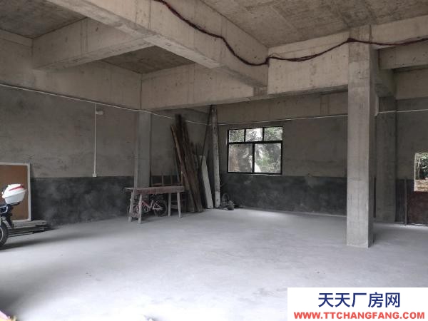 郴州市嘉禾縣 交通便利, 停車方便, 邊上有順風(fēng)快遞, 安全系高。