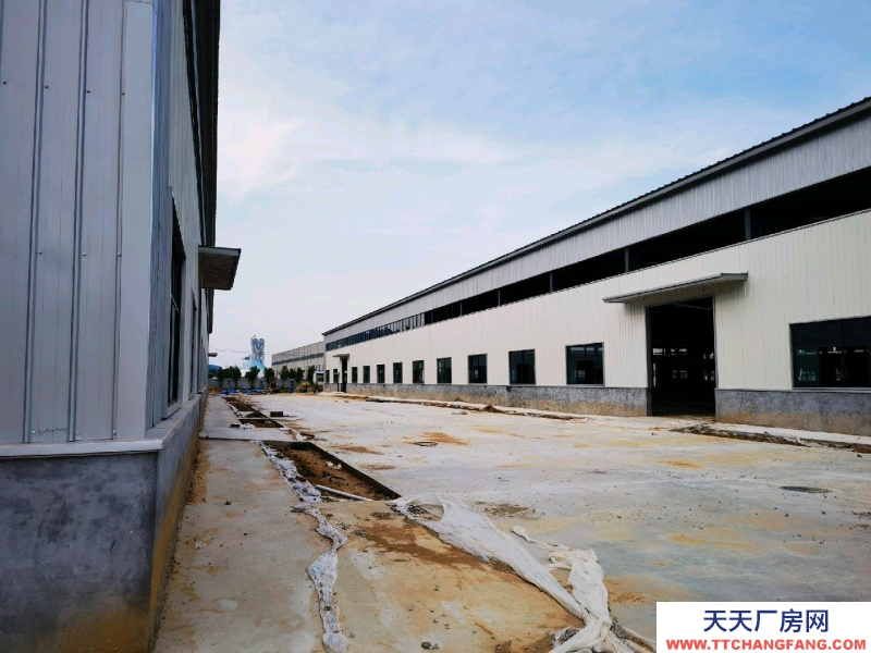 邢臺市 臨城縣 (出租) 標準9米層高廠房，三層辦公樓，可分租，可整租。