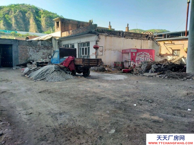 (出租) 房子帶院子便宜出租，可做改動(dòng)