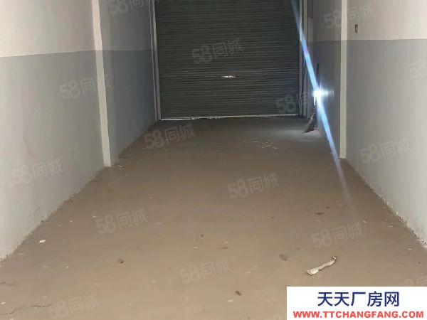 懷化市鶴城區(qū) 富城路，城市花園酒店對(duì)面.花語(yǔ)星辰鮮花店，146號(hào)倉(cāng)庫(kù)出租！