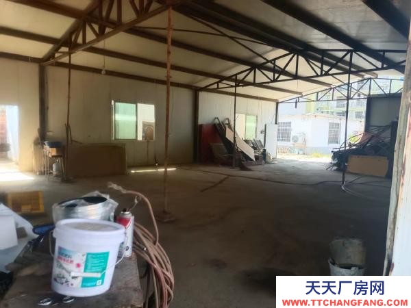 永州市冷水灘區倉庫出租 在永州大道主路,辦公房屋4間,簡易廠房一棟,。水電齊全。