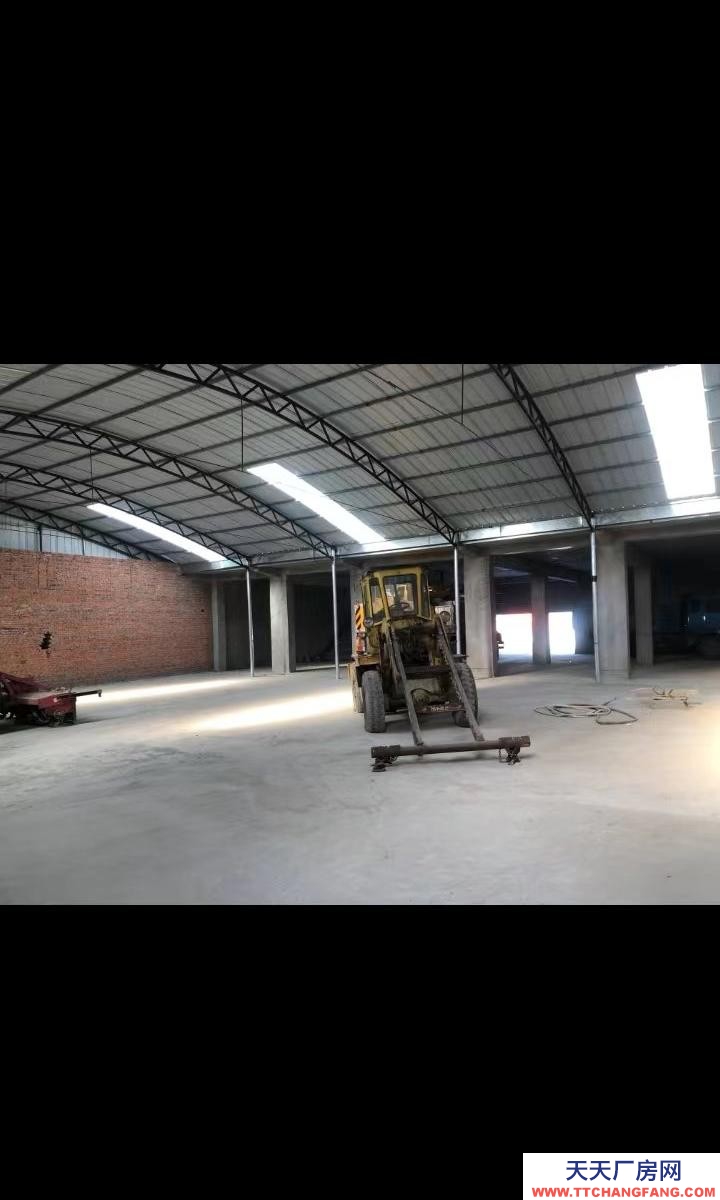 (出租) 庫內(nèi)寬敞，可進出大車，可放大型機械。