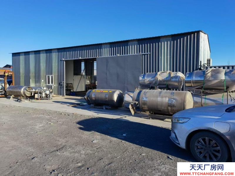 (出租) 新建廠房，大門(mén)口是二級(jí)路，路邊有飯店超市等，院內(nèi)是停車(chē)場(chǎng)