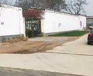 (出租)南樂 20多間房子，彩鋼幾百平，緊臨106國道，適合干工廠，飯店