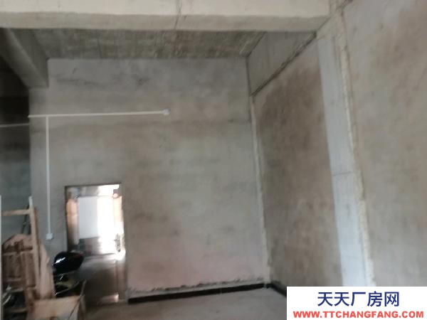 永州市祁陽(yáng)區(qū)物資倉(cāng)庫(kù) 房子位置于荷塘二小區(qū)隔壁，兩邊都可通車