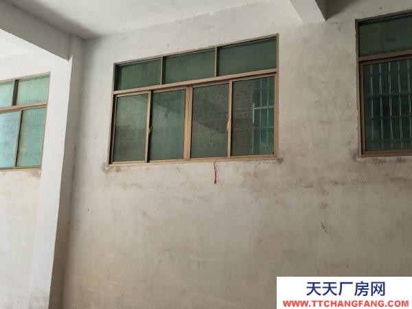 永州市寧遠(yuǎn)物資倉庫 層高4.5米寬8米深20米，可以作為小型倉庫或小型加工廠。