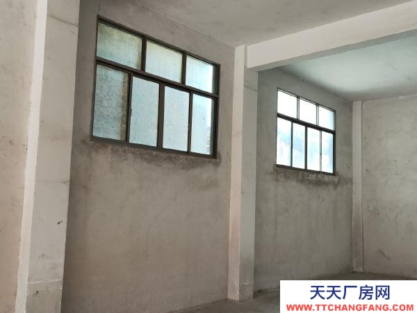 永州市寧遠(yuǎn)物資倉庫 層高4.5米寬8米深20米，可以作為小型倉庫或小型加工廠。