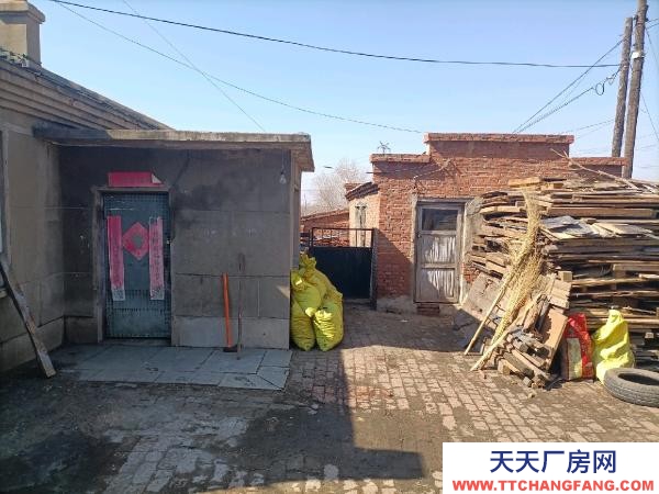 南崗出售可開辦小型工廠，車庫住房都有